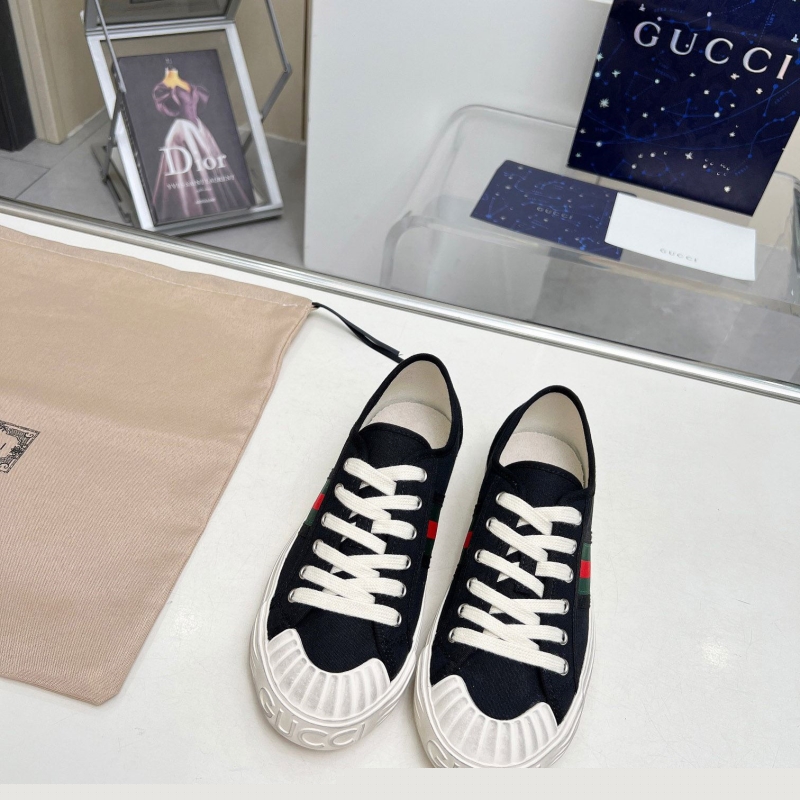 G*u*i casual shoes